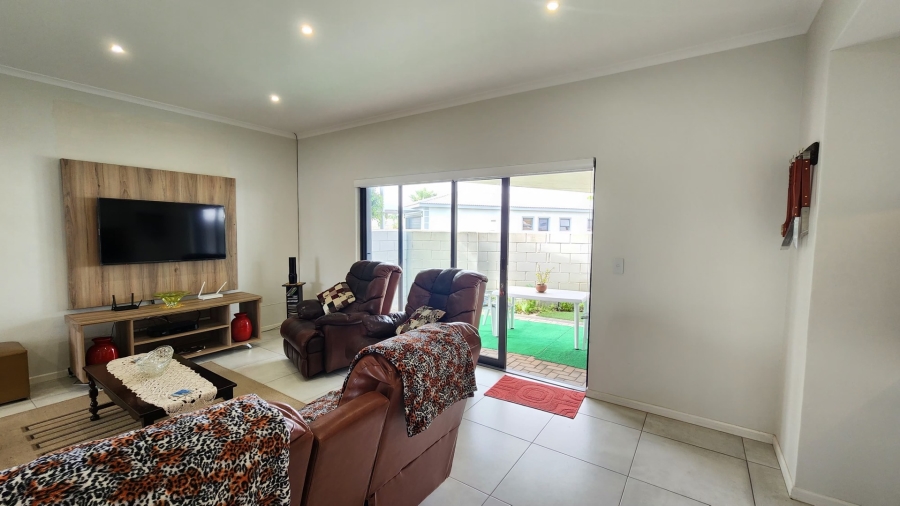 3 Bedroom Property for Sale in Country Club Western Cape